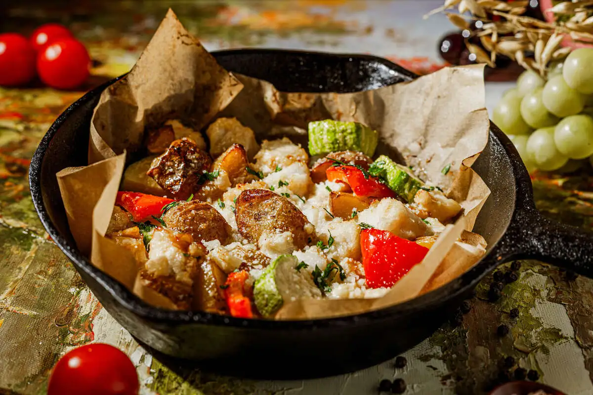 Жаркое из трески с овощами