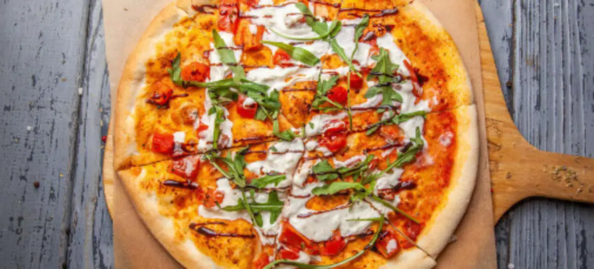 Пицца страчателла с томатами (большая)