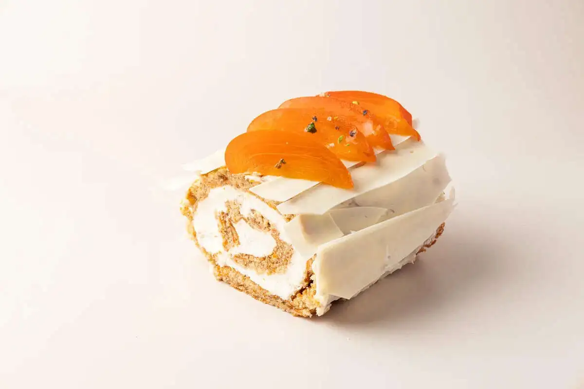 Морковный рулет с хурмой 