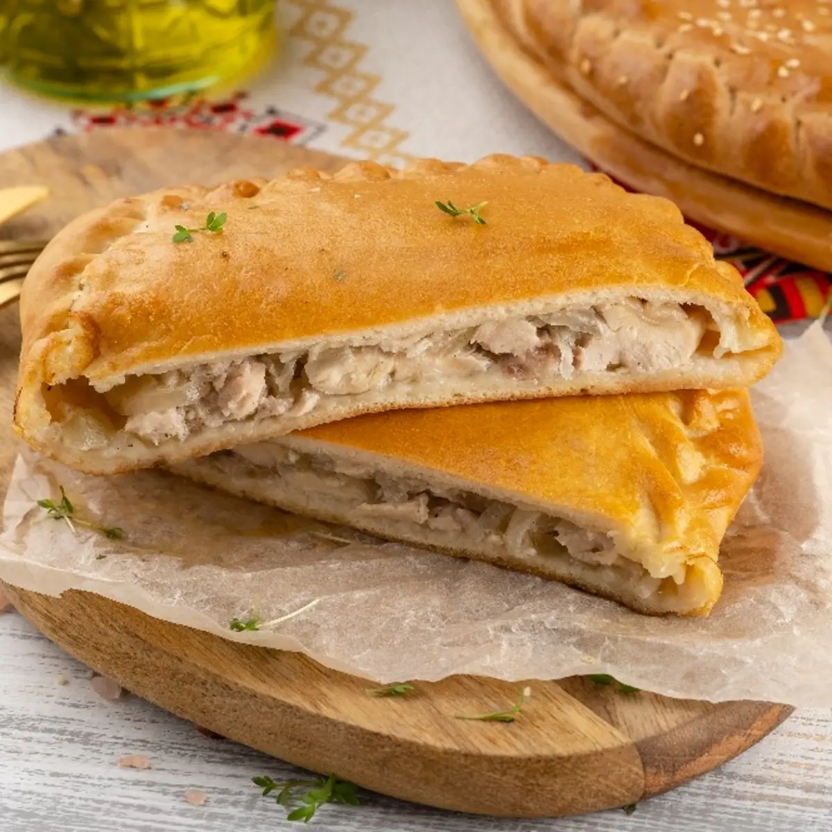 Пирог слоеный с курой