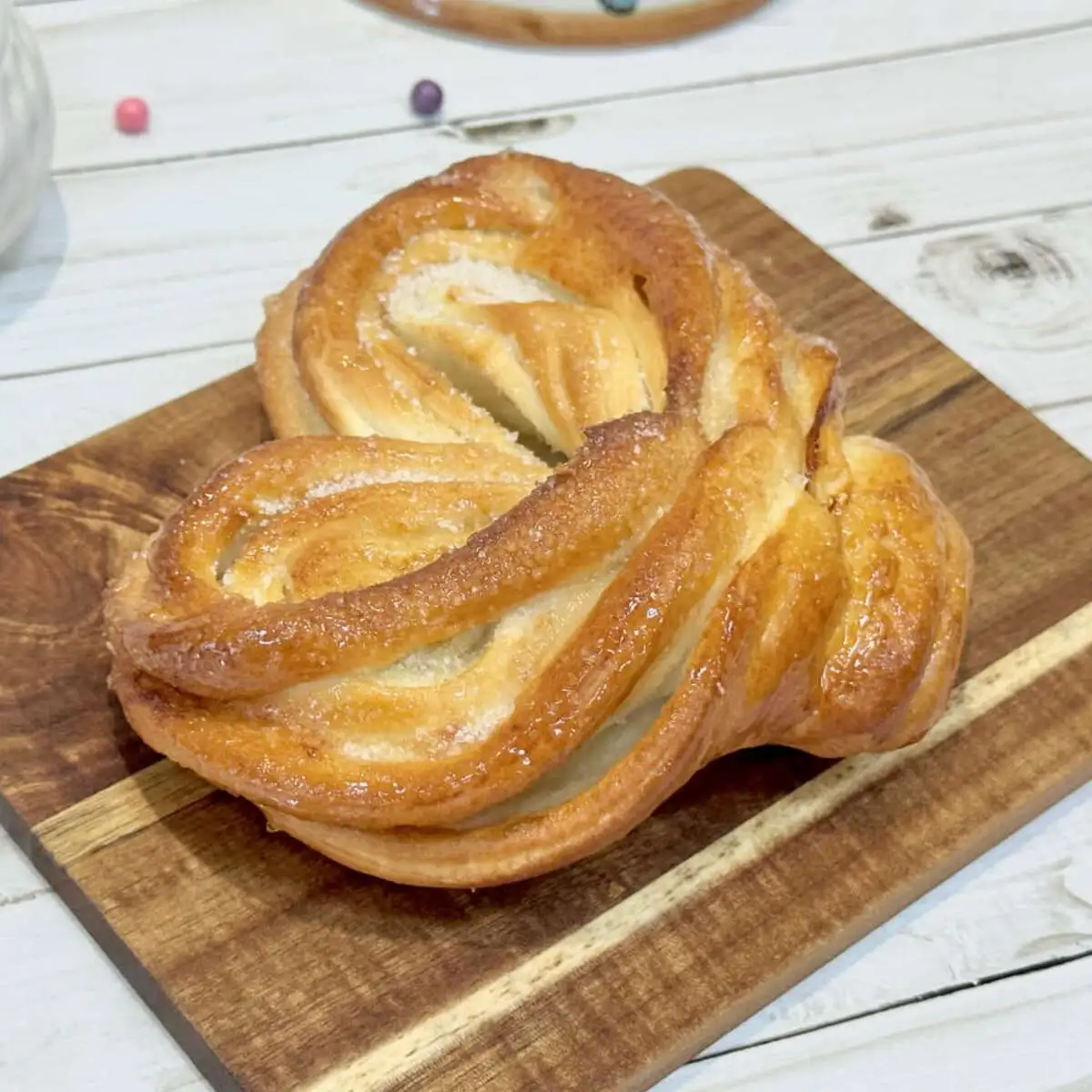 Плюшка с сахаром