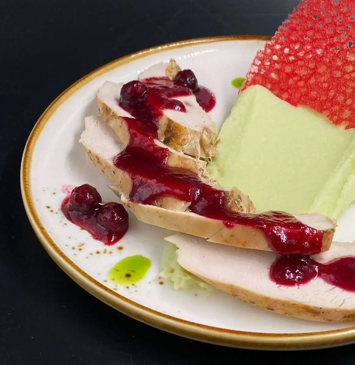 Филе индейки с картофельным пюре васаби