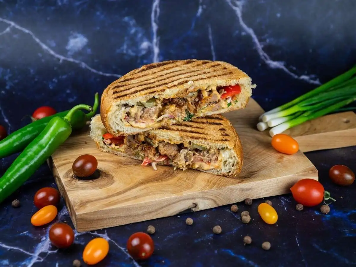 Буррито в булочке куриный