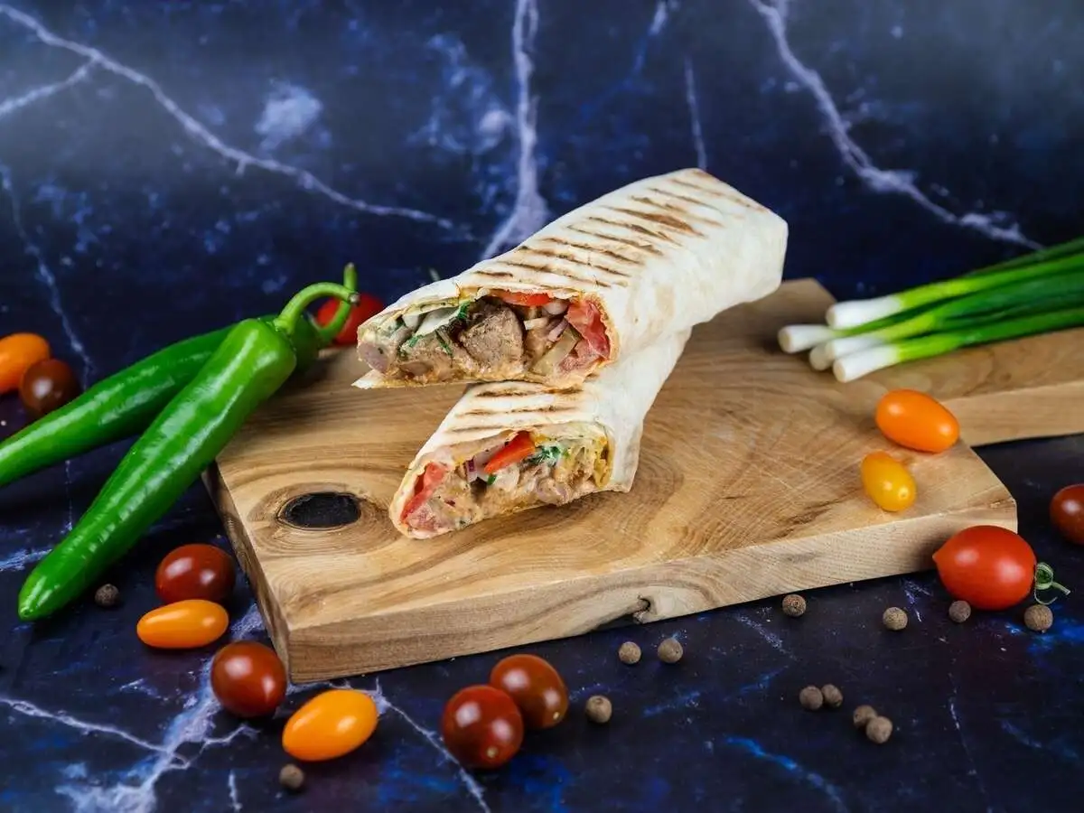 Шаурма по-армянски в лаваше говяжья