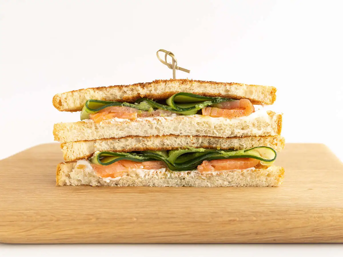 Сэндвич с форелью.