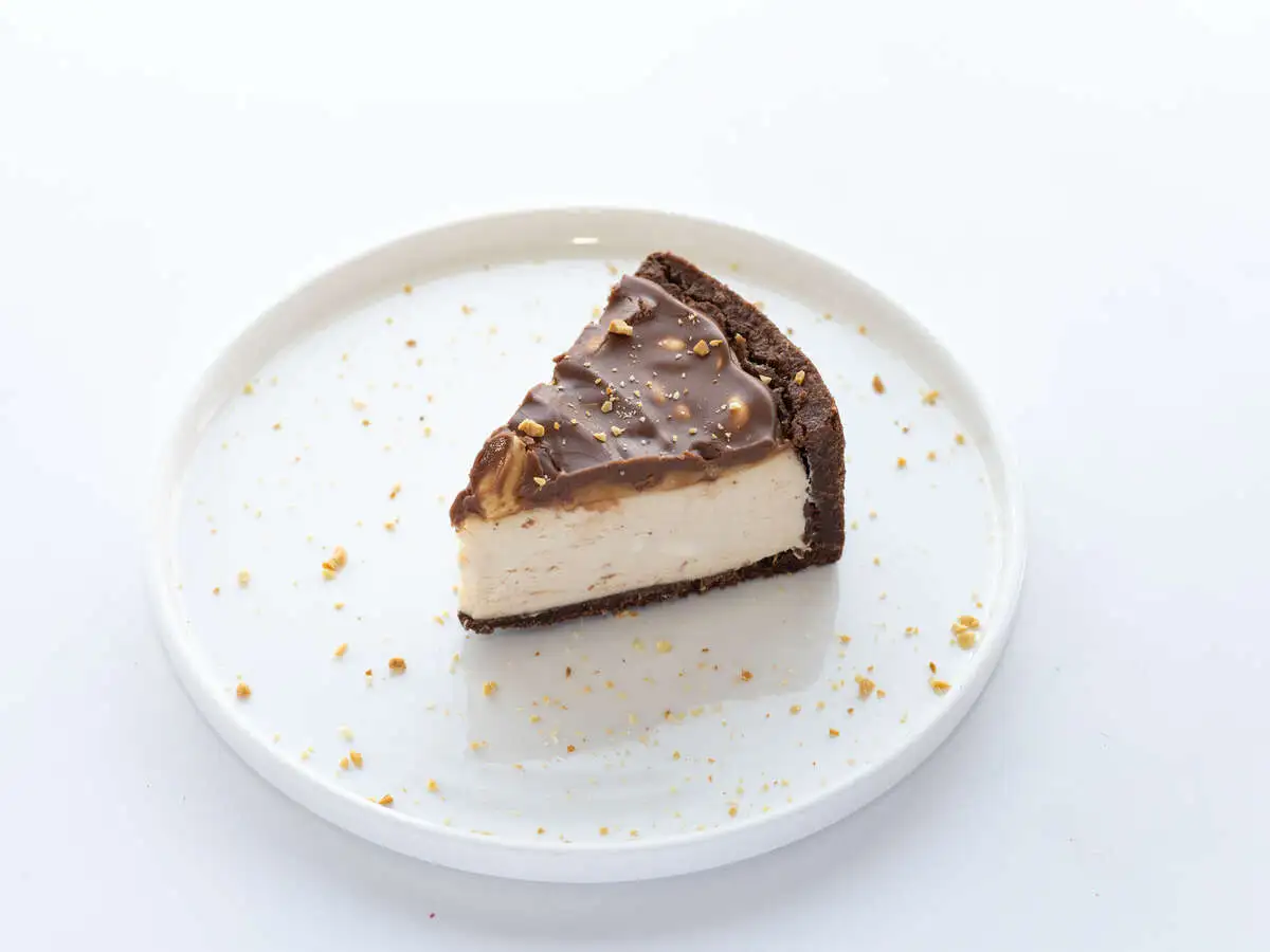 Чизкейк Сникерс