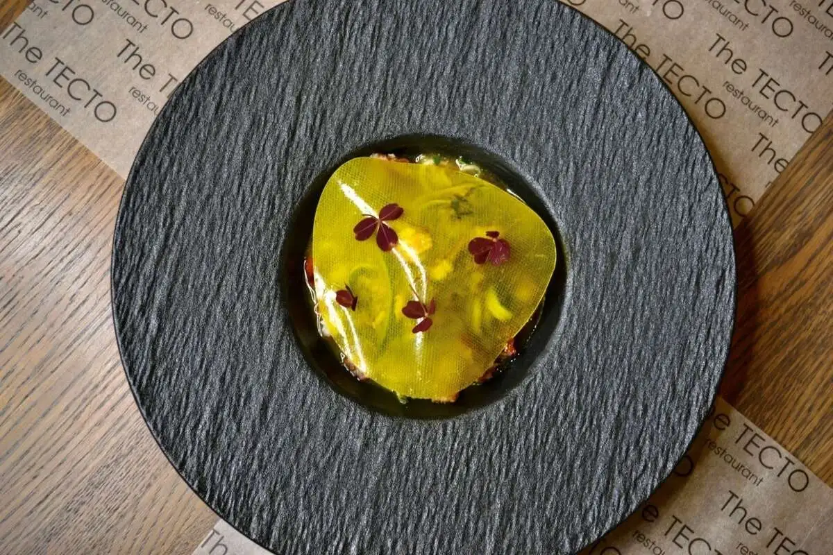 Угорь с лапшой из цукини