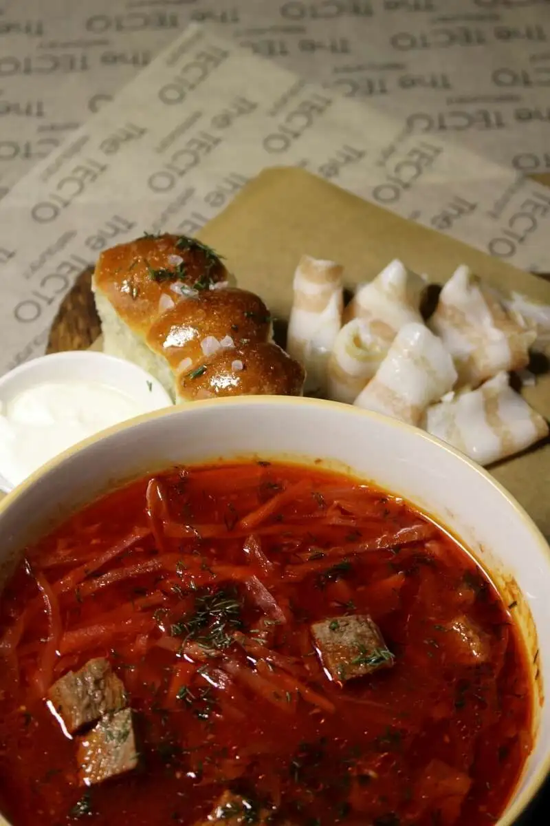 Борщ с пампушками и салом 