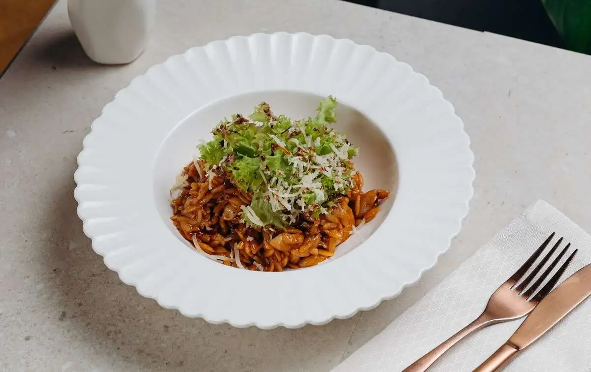 Орзо с цыплёнком - том ям