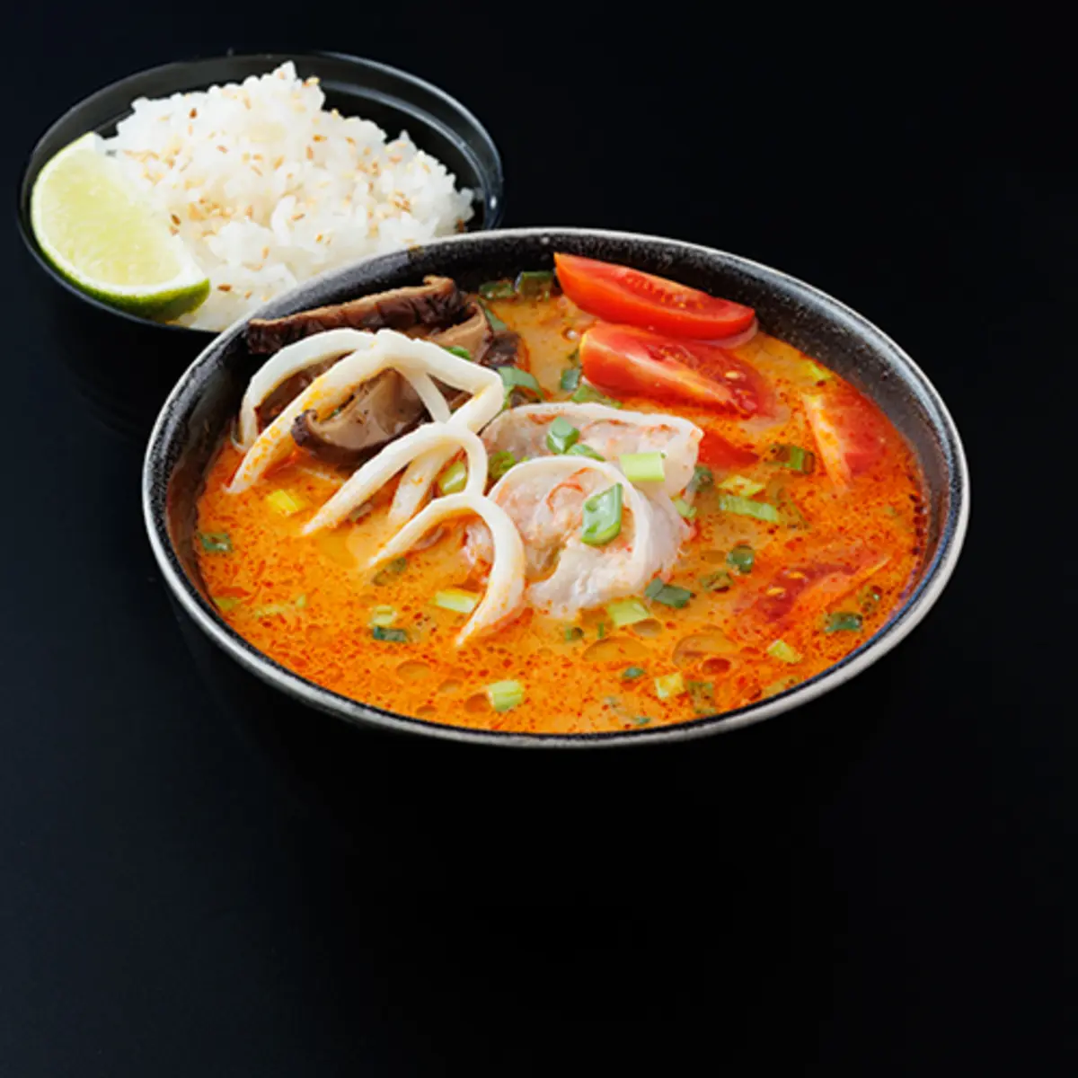 ТОМ ЯМ С МОРЕПРОДУКТАМИ