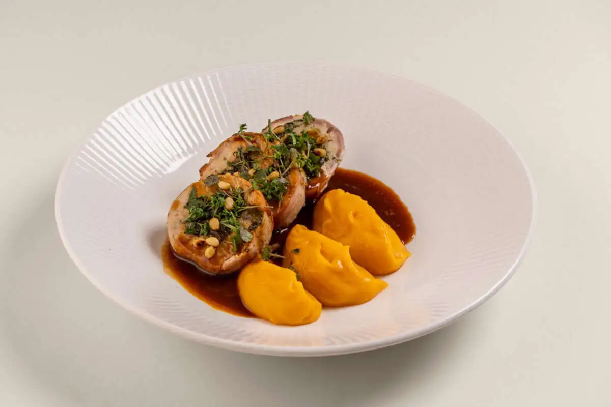 Рулет из кролика