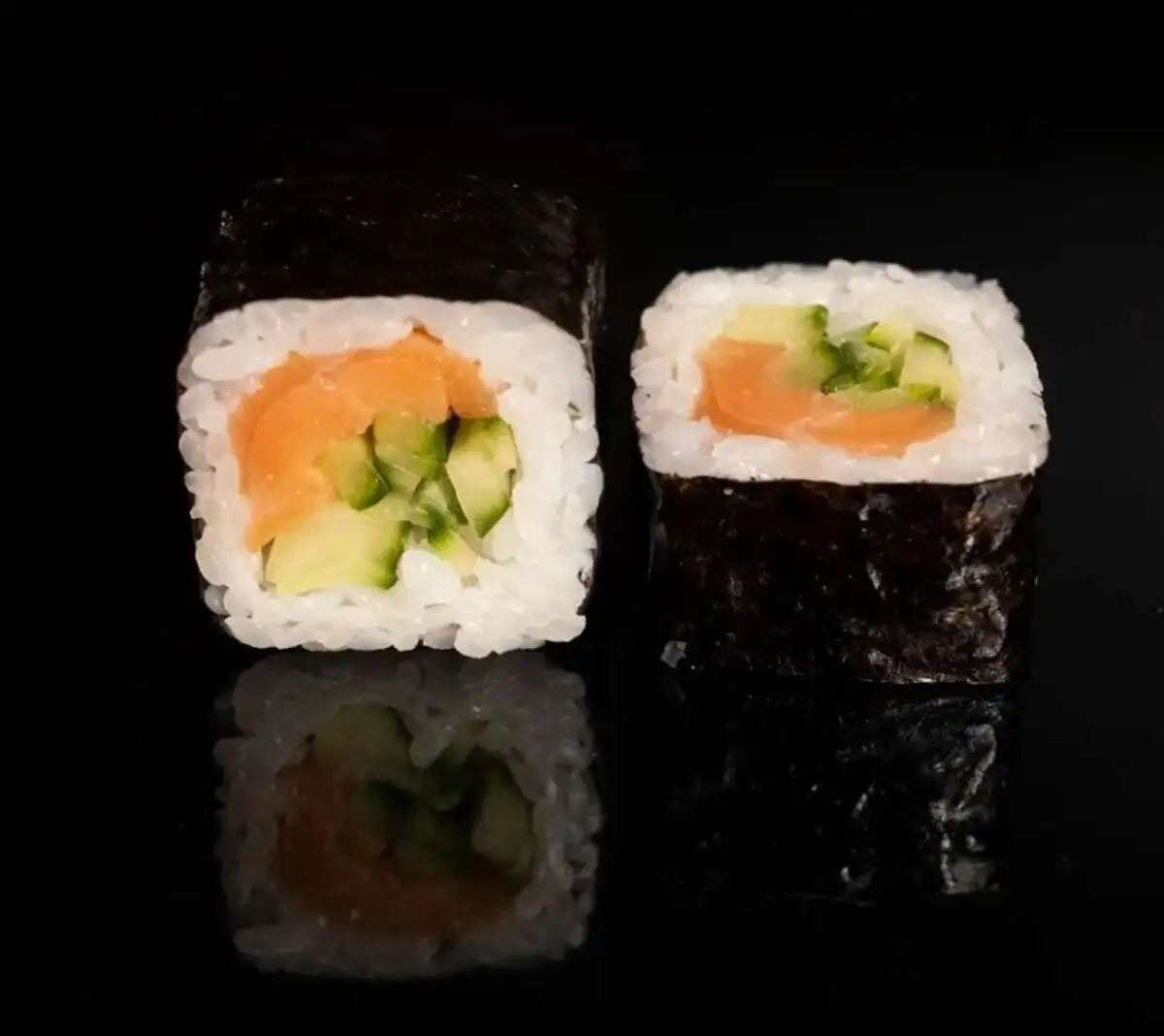 С лососем и огурцом*