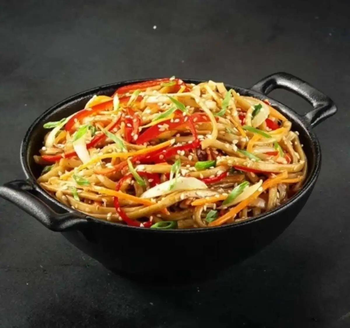 Яичная с говядиной в соусе гарлик