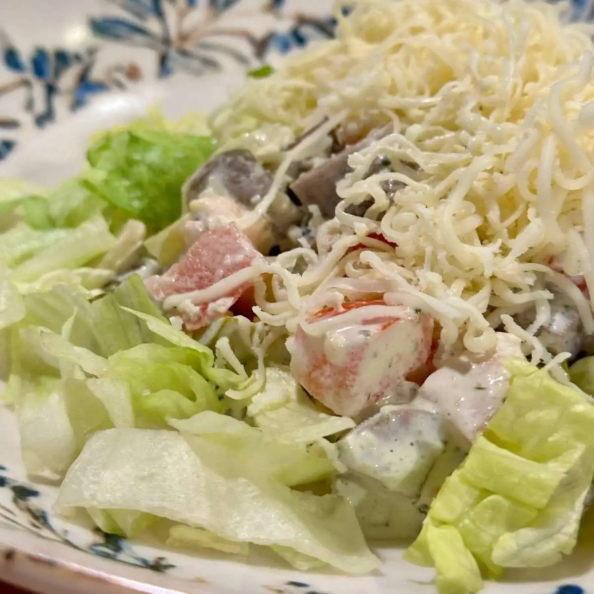 Салат с говяжьим языком