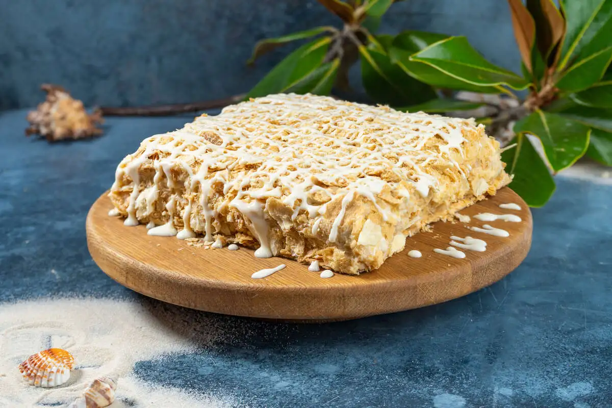 Наполеон целый торт