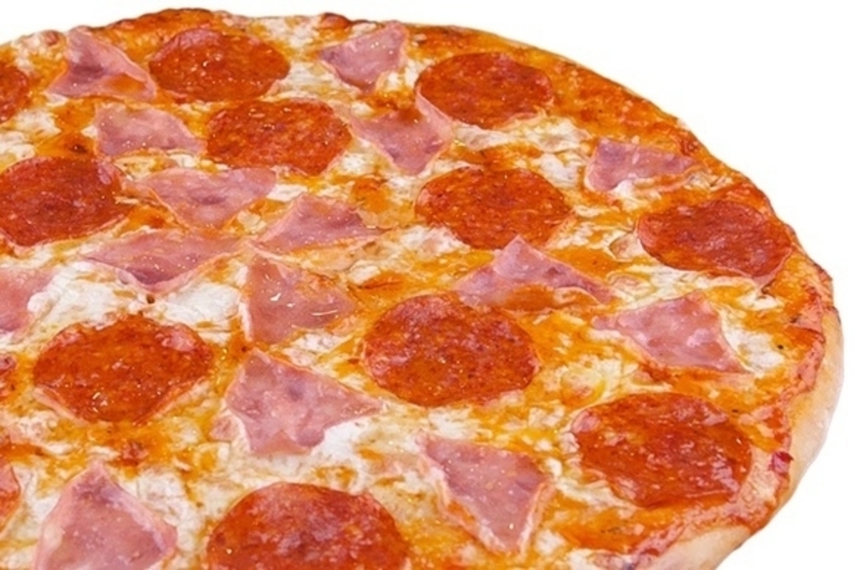 С пепперони и ветчиной