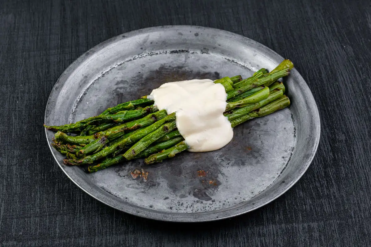 Спаржа на гриле