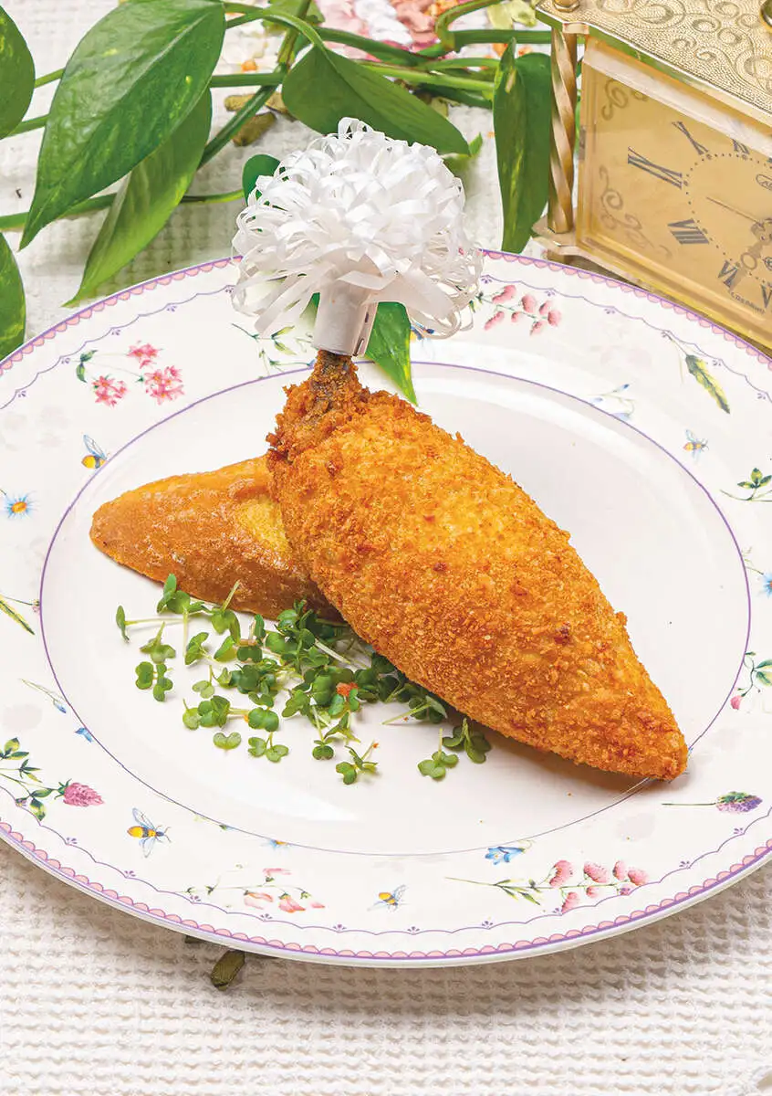 Котлета по-киевски из куриного филе со сливочным маслом