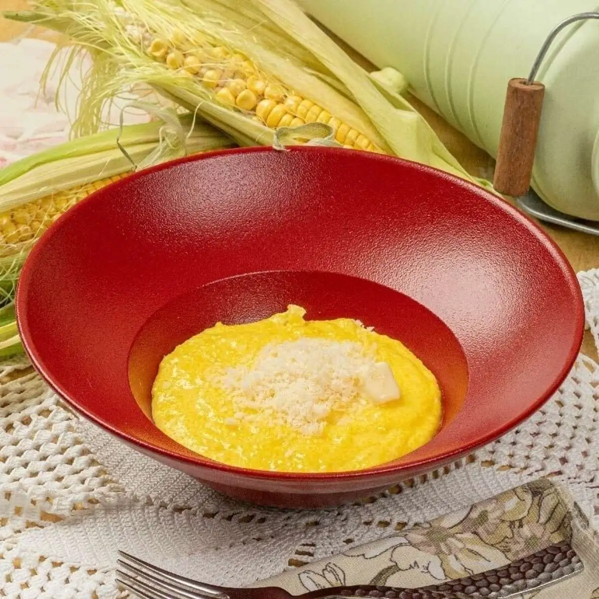 Кукурузная каша с сыром пармезан