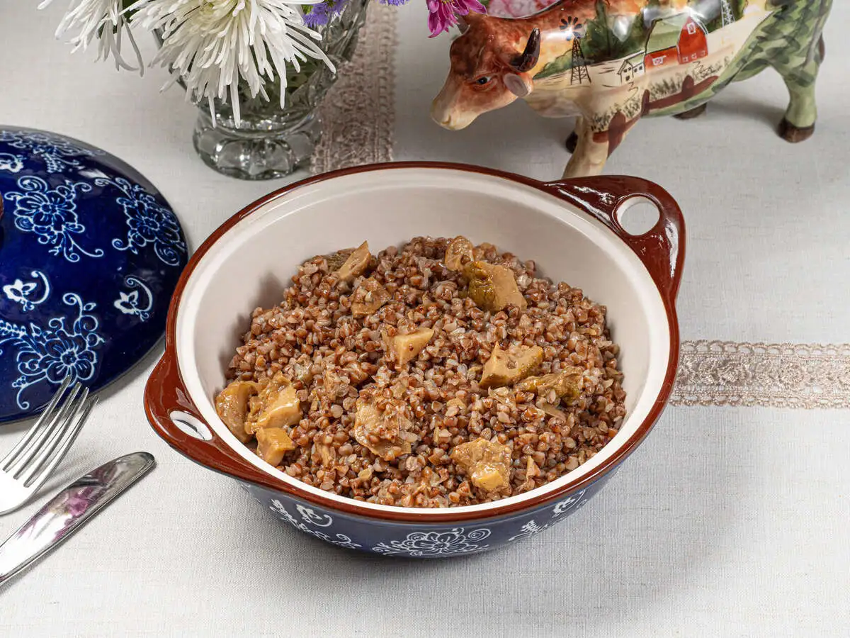 Гречневая каша с белыми грибами