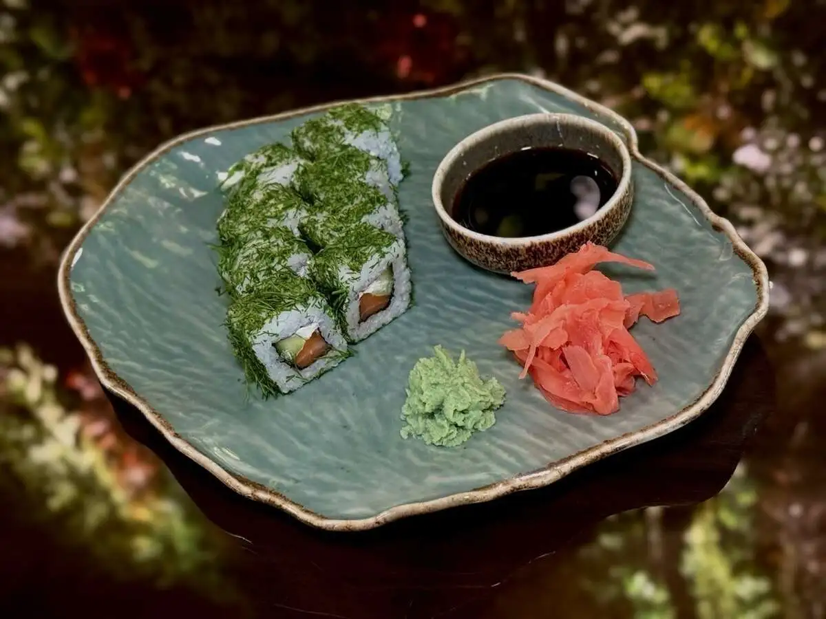 Зеленый Дракон с лососем/Green Dragon with salmon