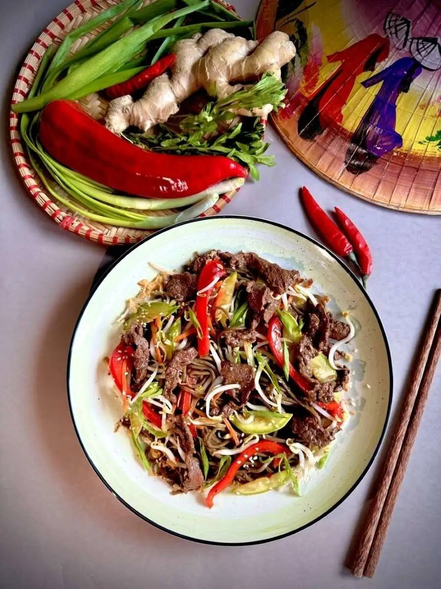 Лапша соба с говядиной 