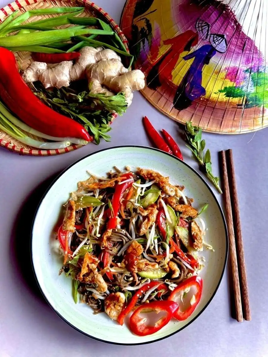 Лапша соба со свининой