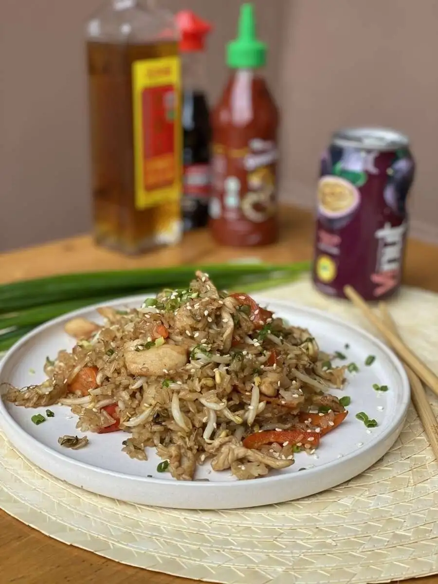 Рис с курицей на воке