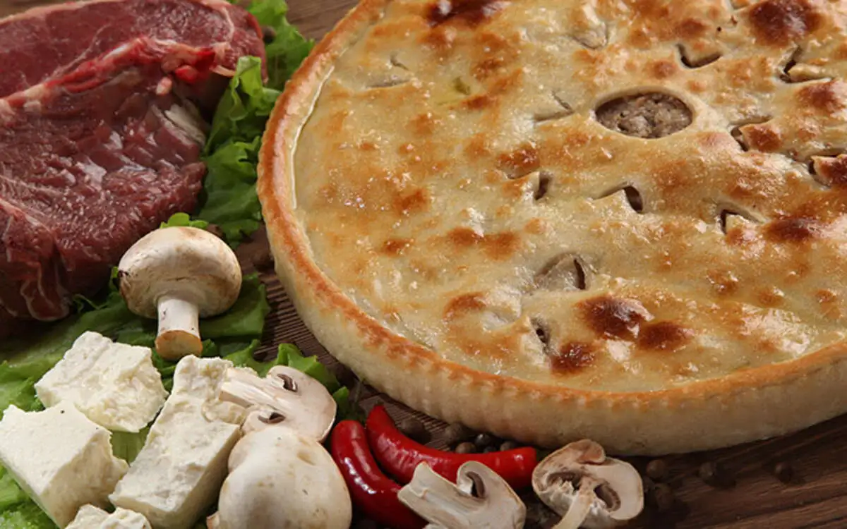 Пирог с говядиной и халапеньо