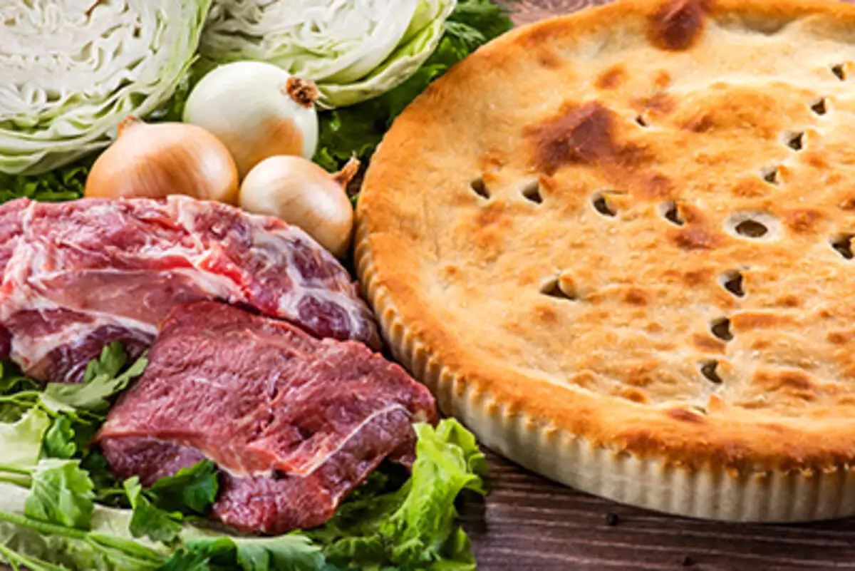 Пирог с мясом и капустой