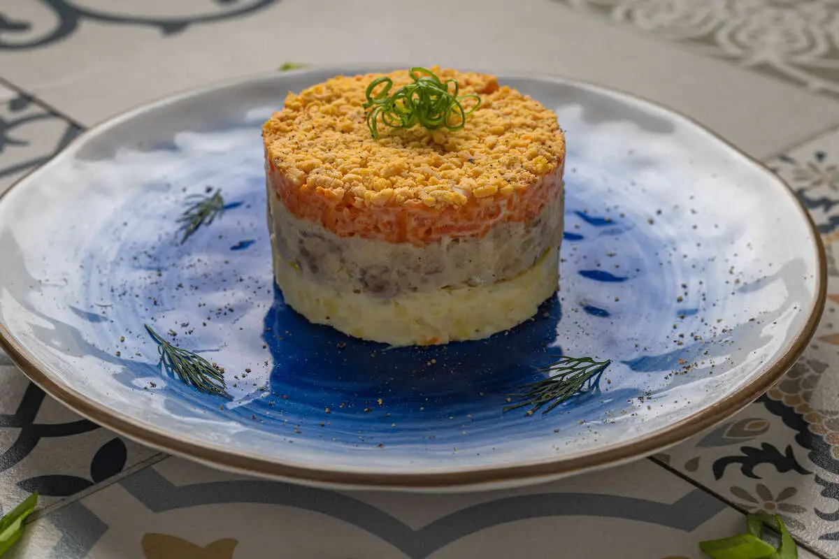 Мимоза со скумбрией