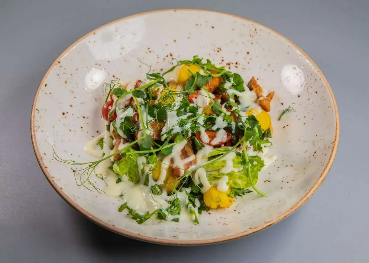 Салат с кроликом 190г