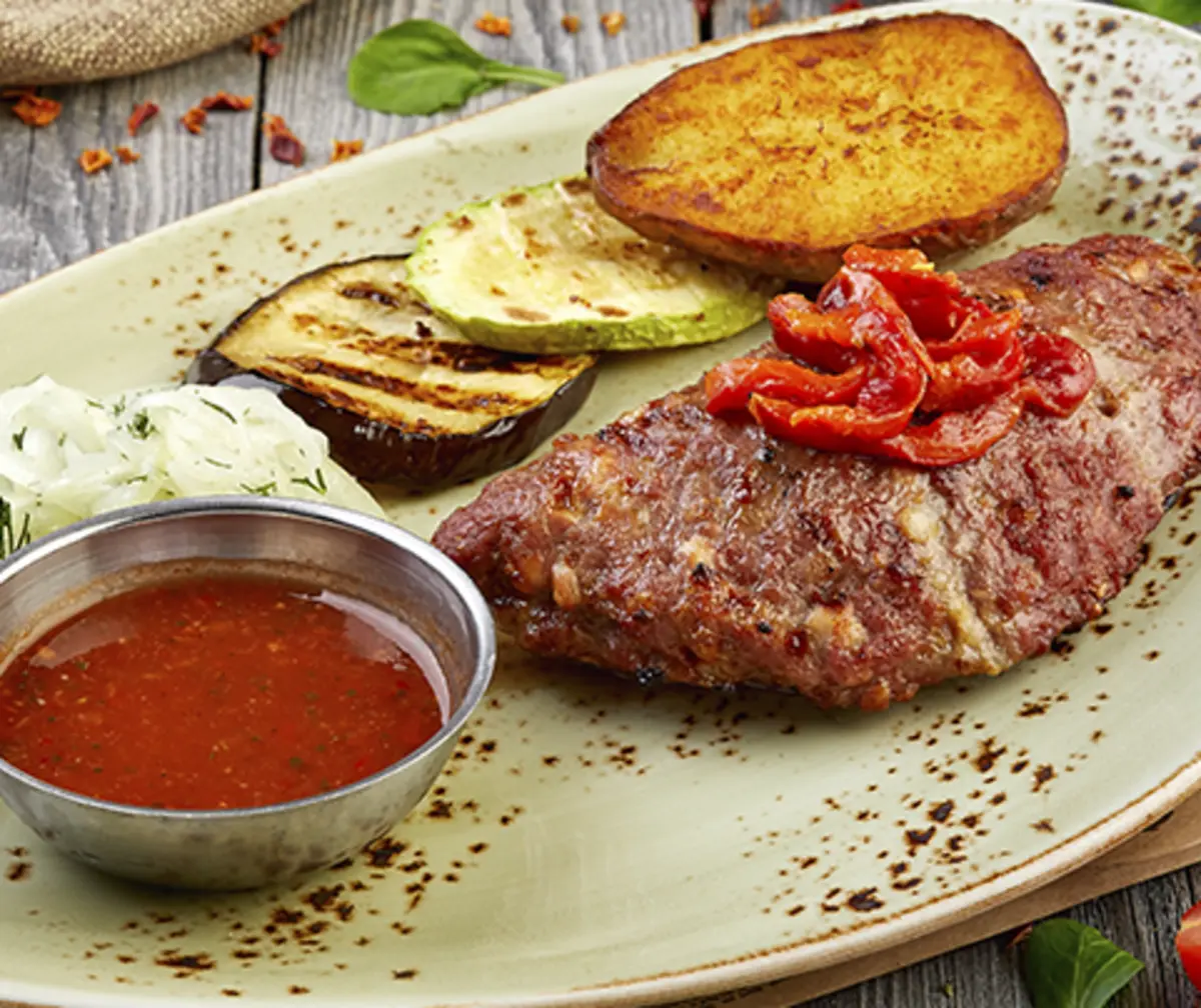 Плескавица фаршированная