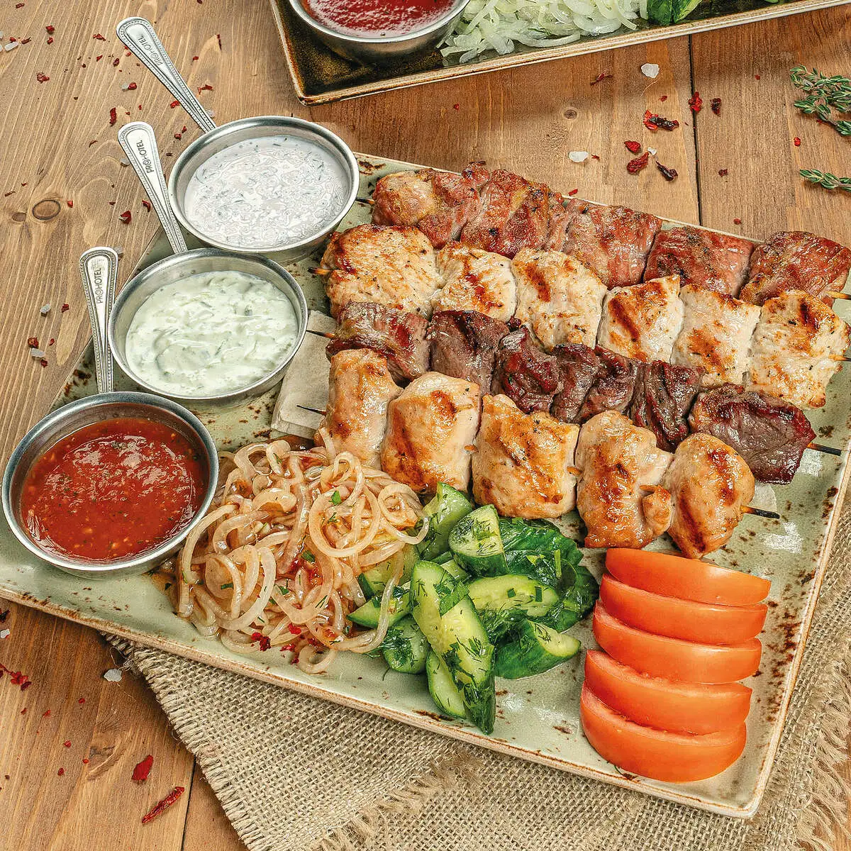 Сувлаки на компанию