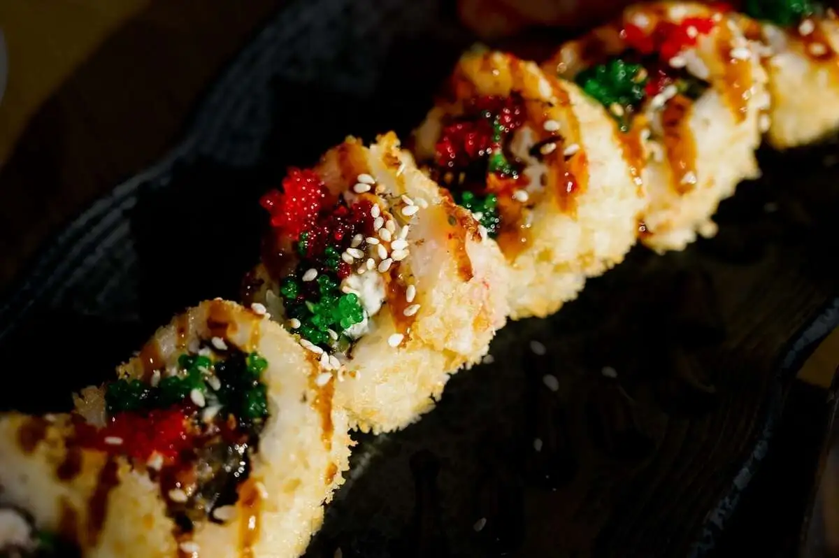 Жареный ролл Унаги Темпура