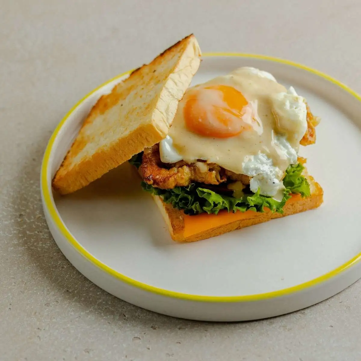 Сэндвич цезарь с хрустящей курочкой