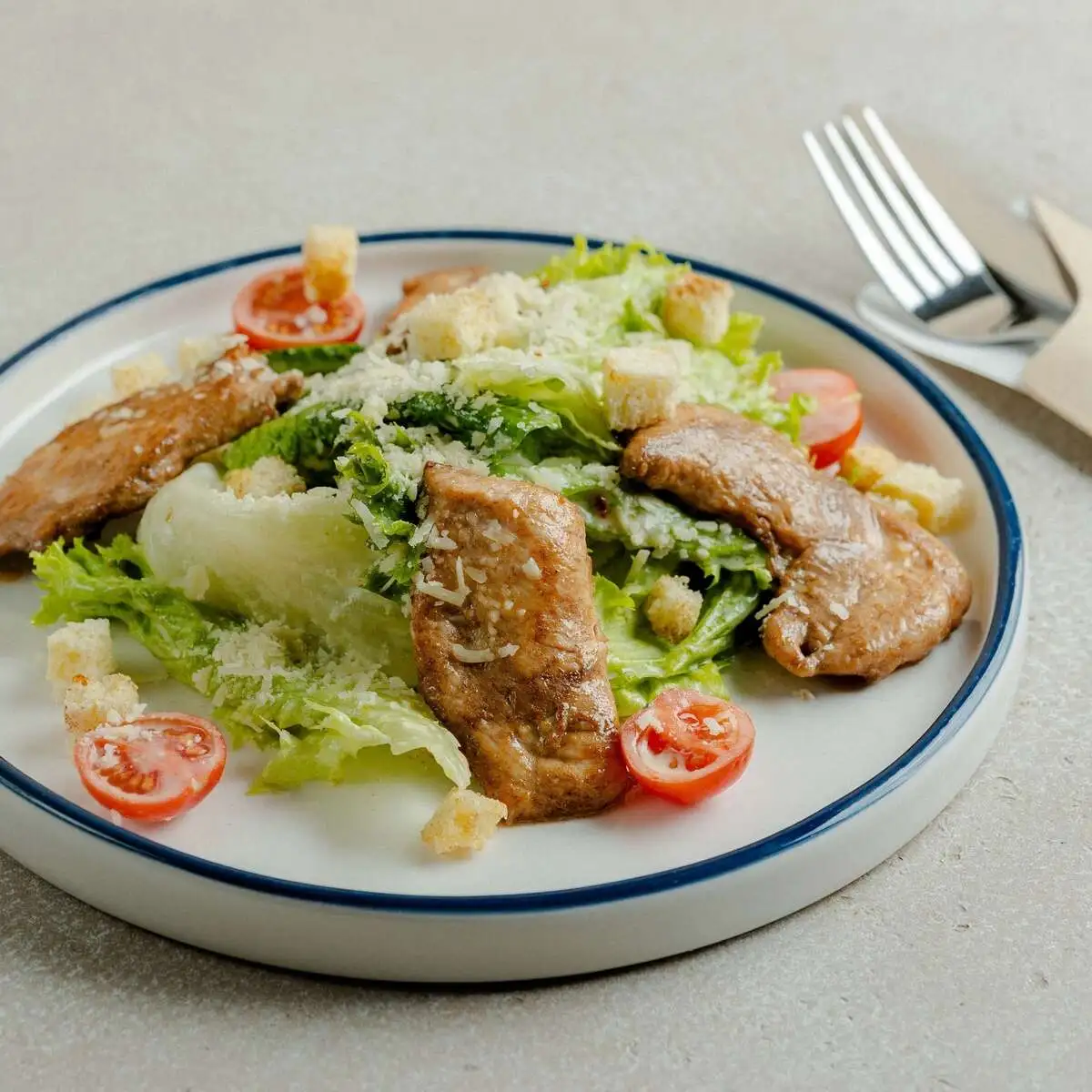 Цезарь с курицей