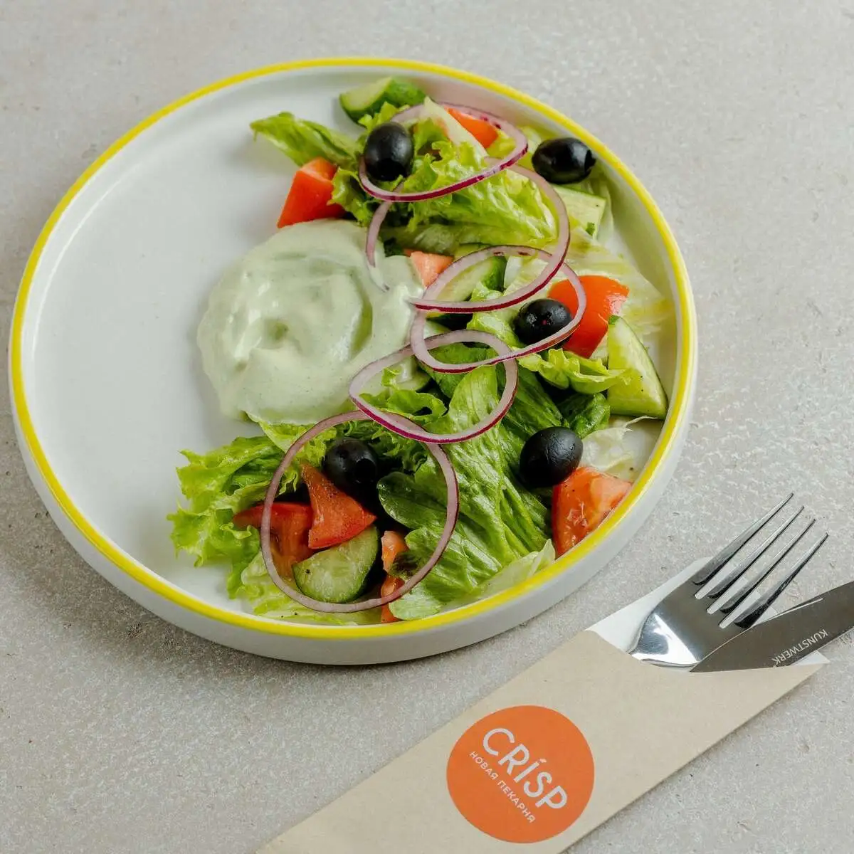 Салат овощной с муссом из брынзы