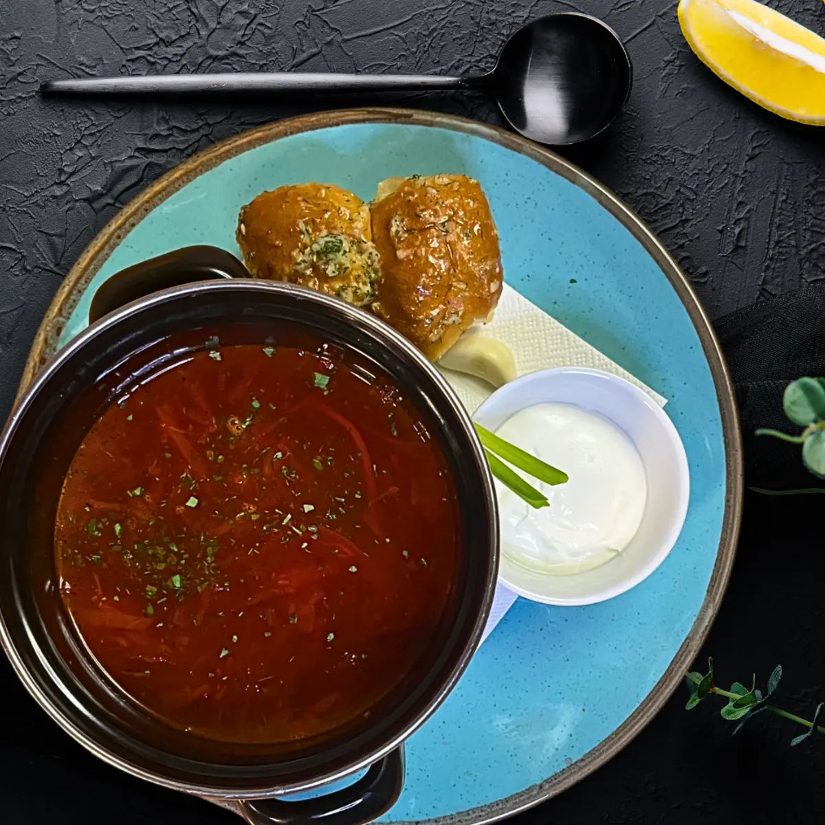 Борщ с пампушками 