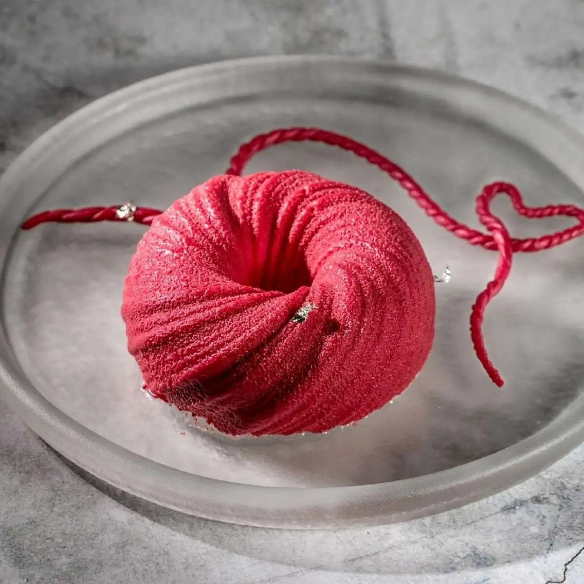 Красная нить