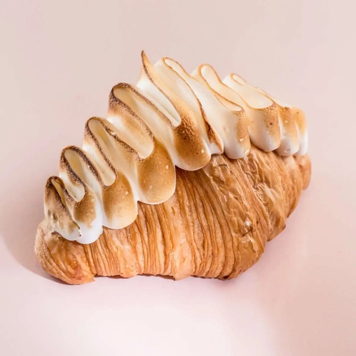 Круассан с лимонным курдом 