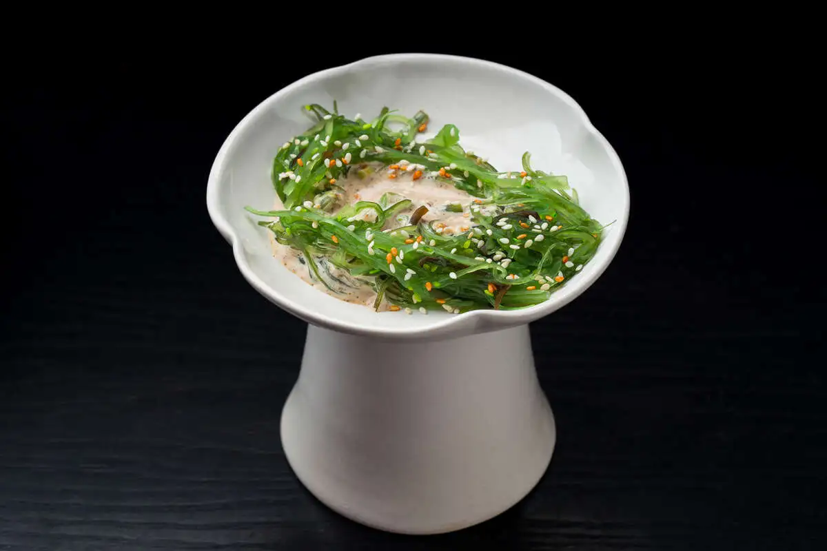 Чука, ореховый соус