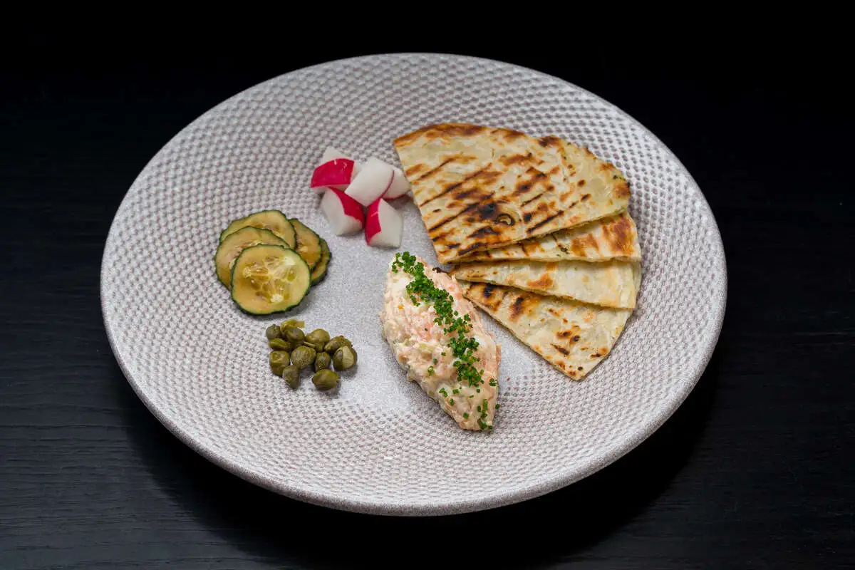 Риет из лосося, лепешка роти