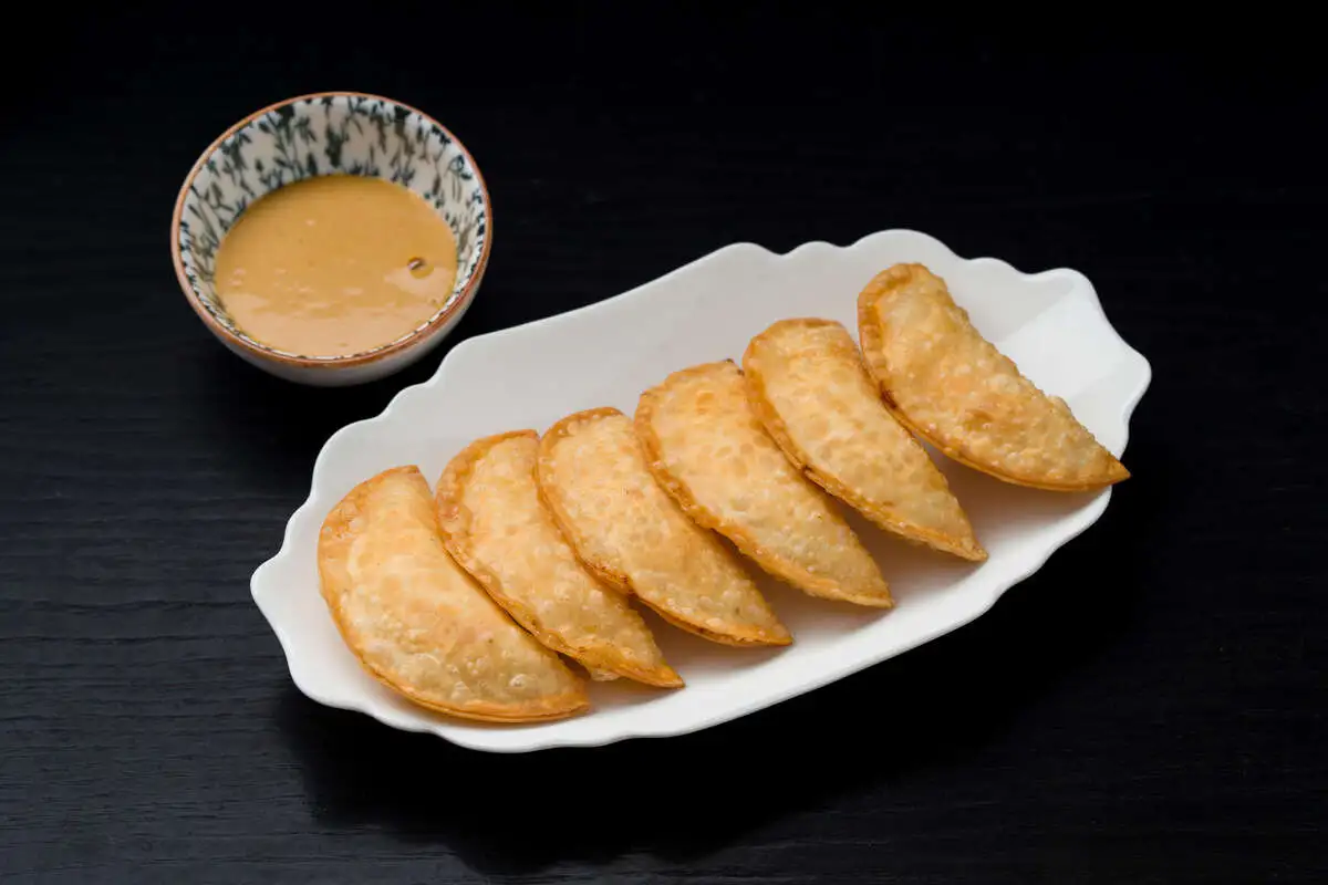 Жареные гедза с крабом