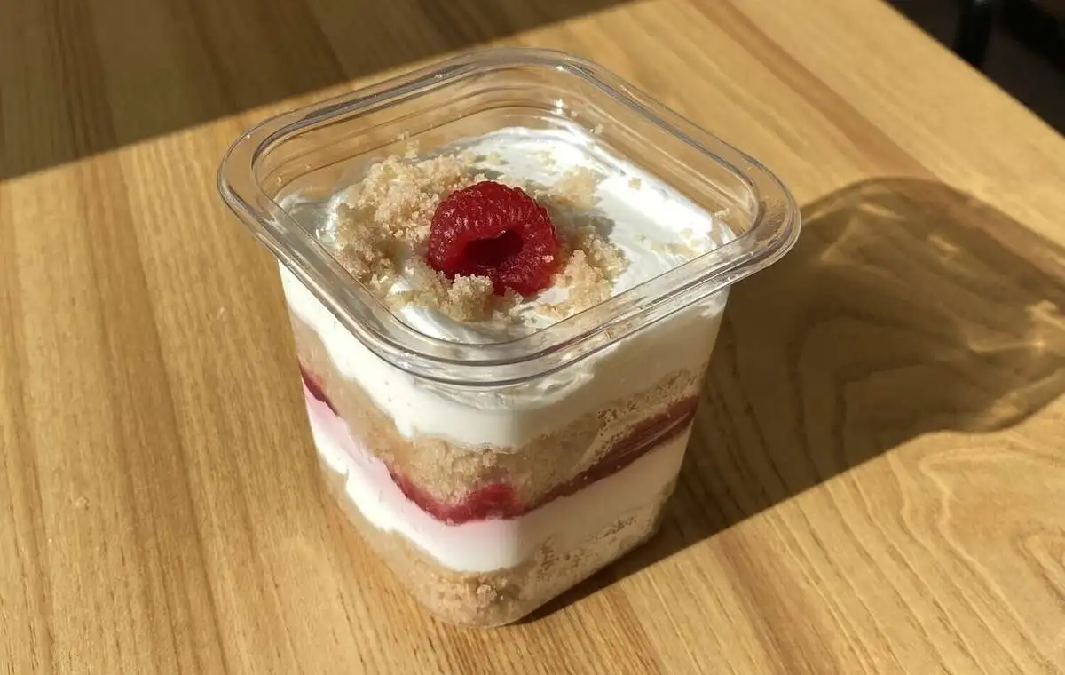 Трайфл с малиной