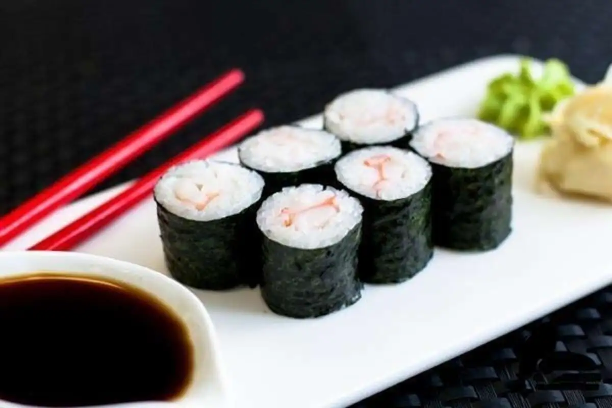 Ролл с креветкой