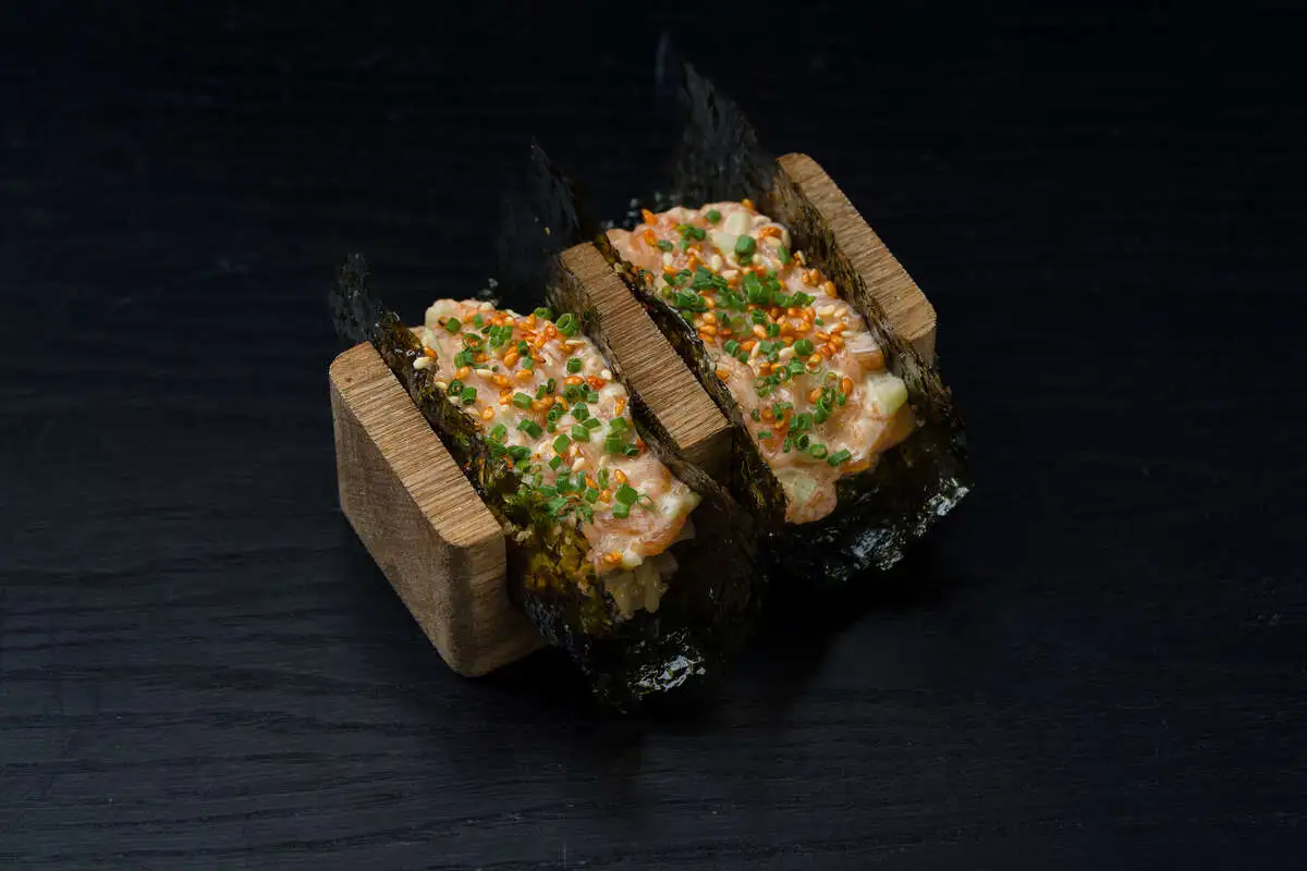 Хэндроллы Лосось, огурец