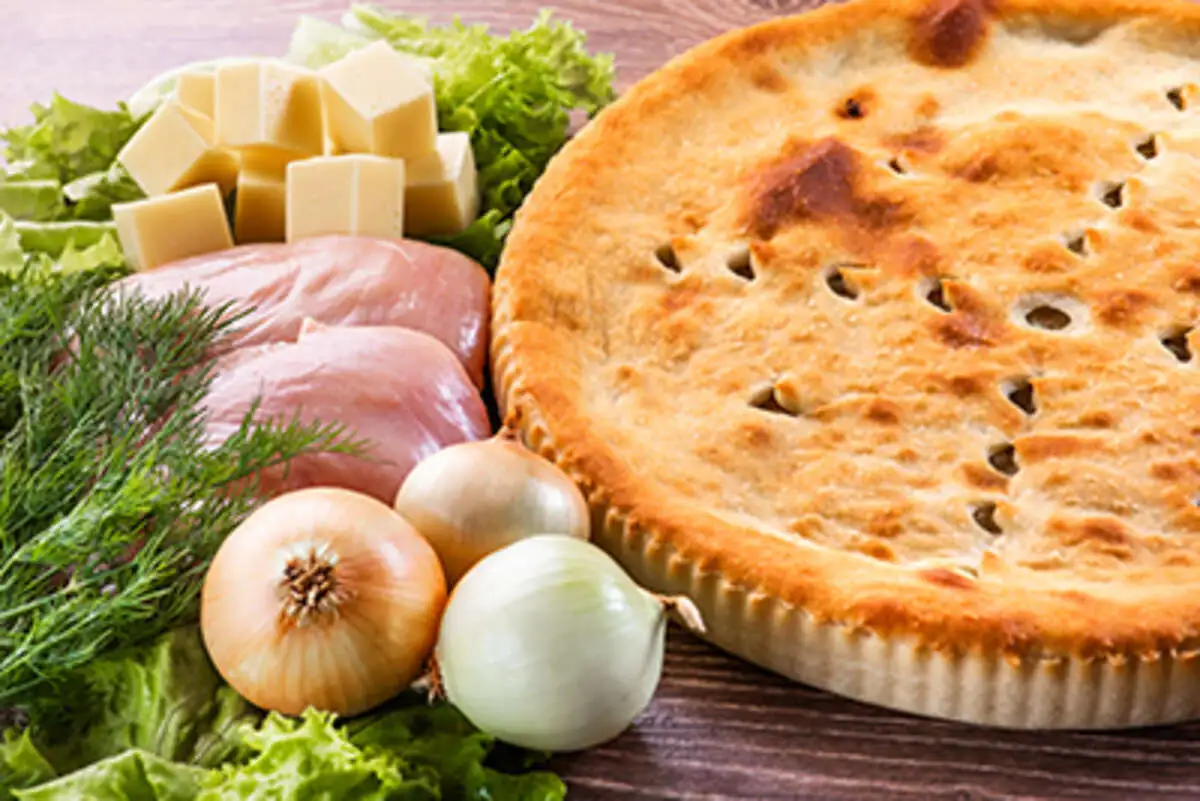 Пирог с курицей,сыром и зеленью