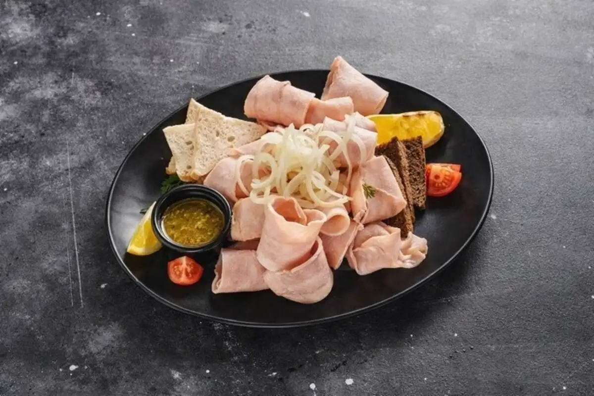 Строганина из пеламиды