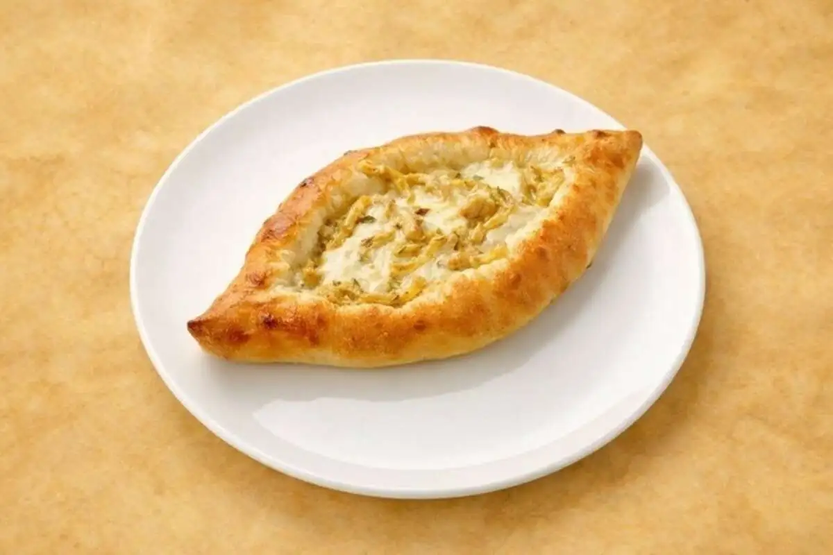 Хачапури с цыпленком и сыром дорблю